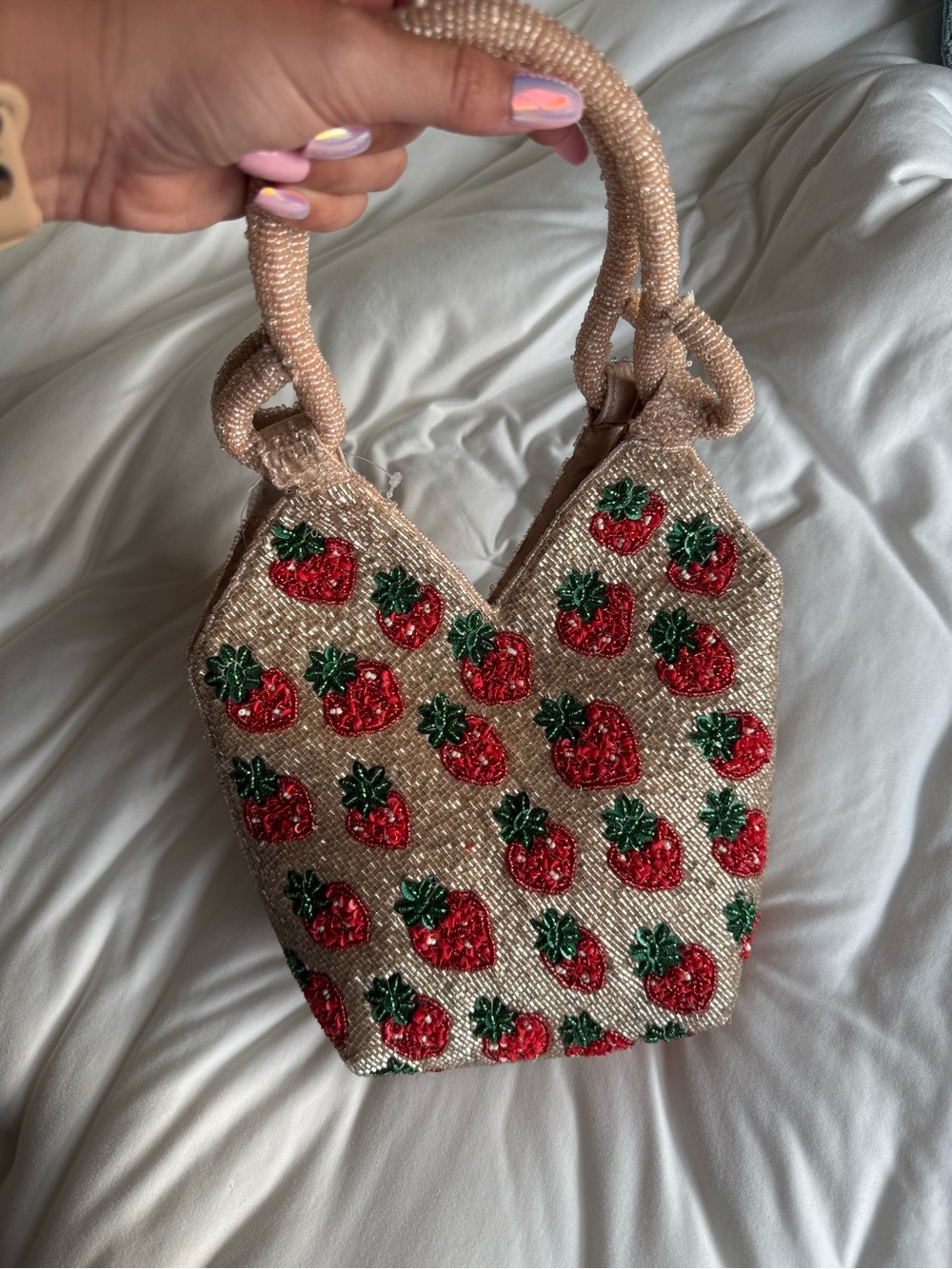 Strawberry Beaded Bucket Bag Handmade in India New With Tags - Picture 9 of 15